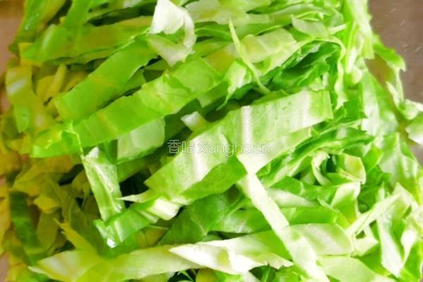山药粉丝胡萝卜炒甘蓝的做法图解7