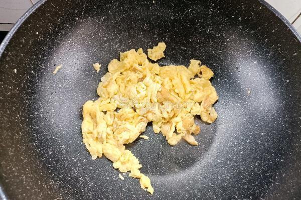 菠菜炒鸡蛋的做法图解6