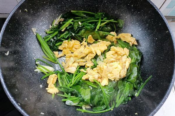 菠菜炒鸡蛋的做法图解10