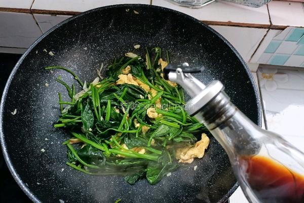 菠菜炒鸡蛋的做法图解11