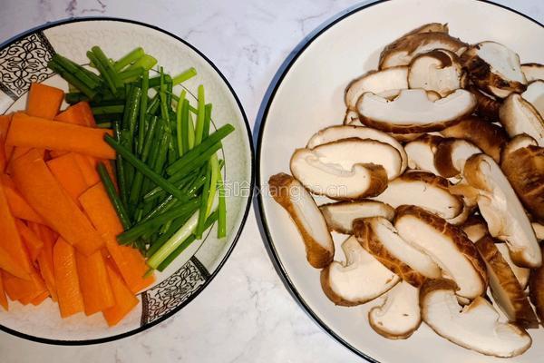 香菇炒鸡蛋的做法图解2