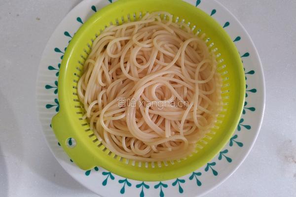 番茄肉酱意面的做法图解3