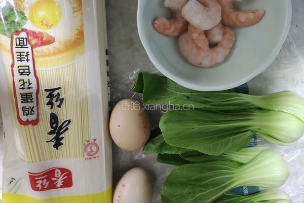 虾仁鸡蛋青菜面的做法图解1