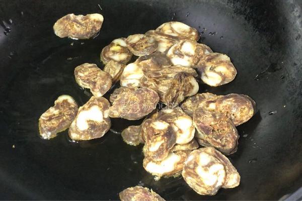 腊肠炒大白菜的做法图解4