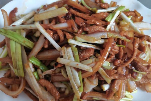 白菜帮蒜黄炒肉丝的做法图解17