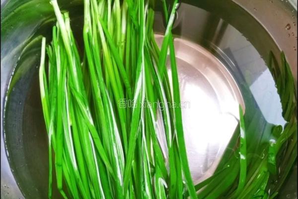 韭菜玉米猪肉馅饺子的做法图解4