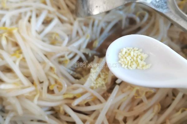 醋炒绿豆芽的做法图解12