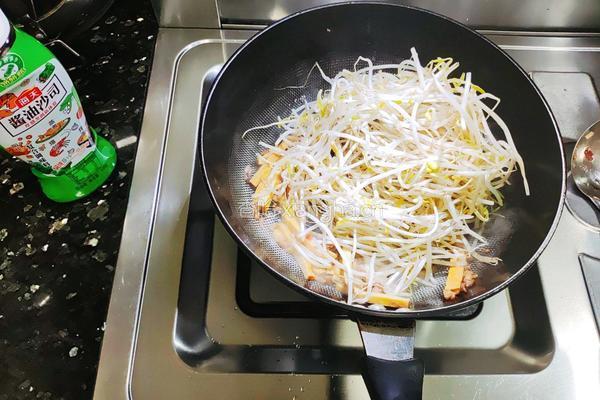 绿豆芽炒香干的做法图解4