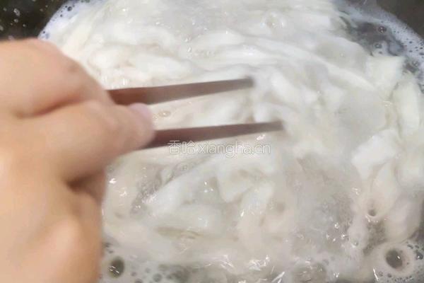 炒刀削面的做法图解4