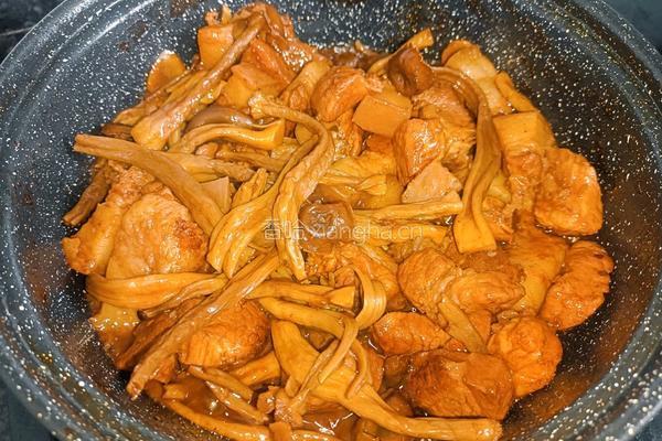 鹿茸菇烧腩肉的做法图解13