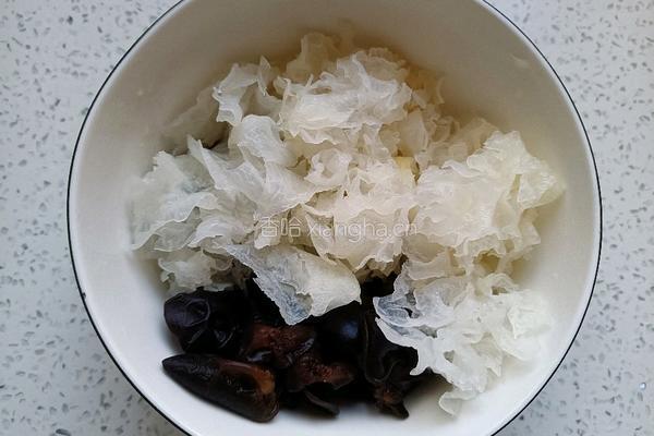 凉拌银耳的做法图解4