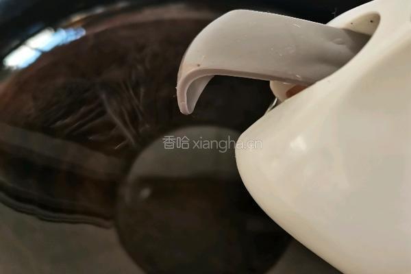 蒜黄炒豆腐的做法图解3