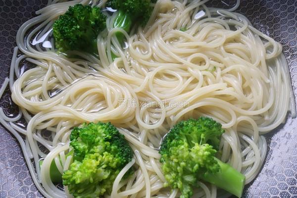 番茄烩肉酱意面的做法图解6