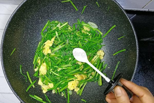 蒜苗炒鸡蛋的做法图解14