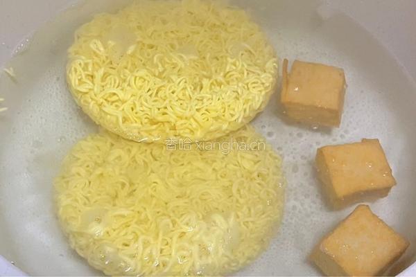 鸡蛋泡面的做法图解6