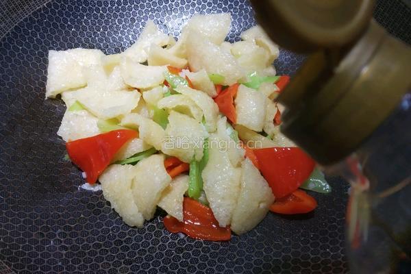 莴笋炒肉皮的做法图解9