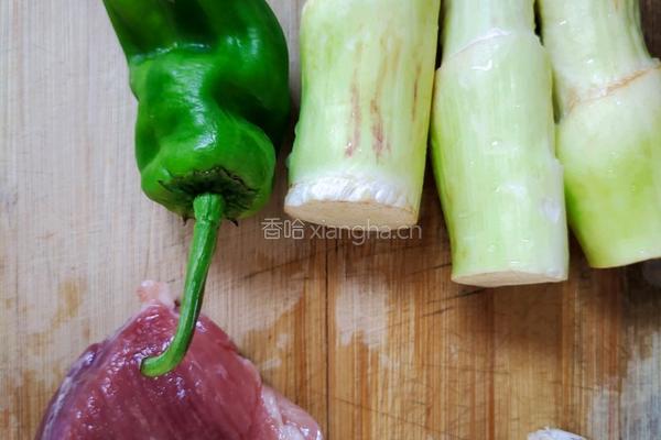 篙笋肉炒肉的做法图解1