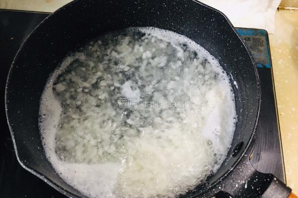 醪糟蛋花汤的做法图解3