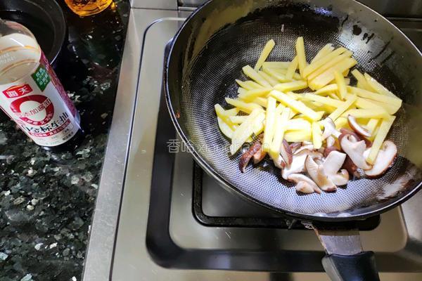 土豆香菇鸡蛋汤的做法图解3
