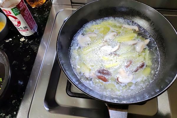 土豆香菇鸡蛋汤的做法图解4