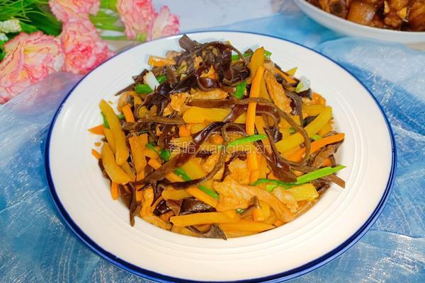 腩肉炒三丝