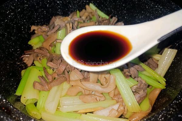 鸭杂炒芹菜的做法图解8