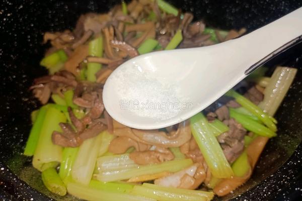 鸭杂炒芹菜的做法图解9