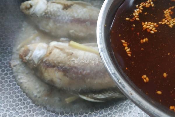 大葱鲫鱼的做法图解6