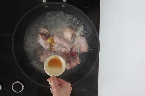莲藕炖鸭的做法图解3