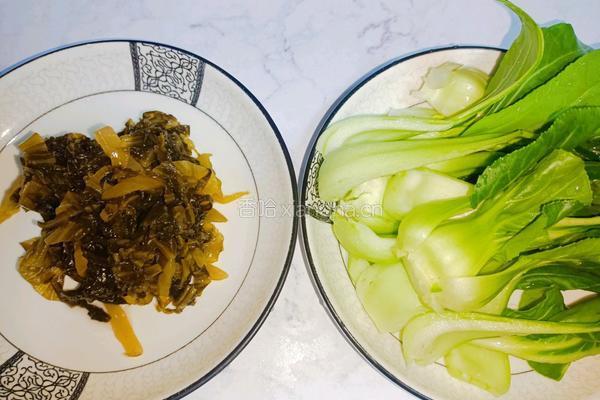 鸭蛋酸菜方便面的做法图解2