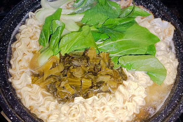 鸭蛋酸菜方便面的做法图解6