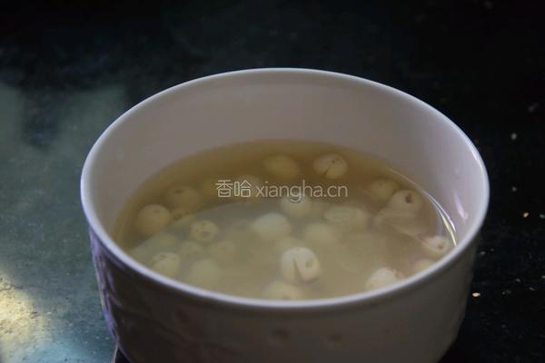 奶香银耳羹的做法图解2