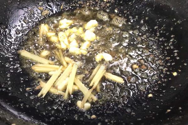 红菜苔梗炒肉的做法图解5