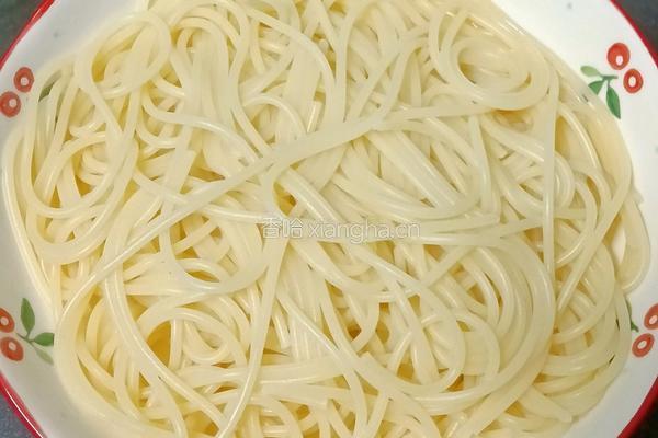 日式咖喱鸡肉意面的做法图解5