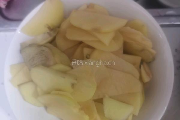 青椒炒土豆片的做法图解3