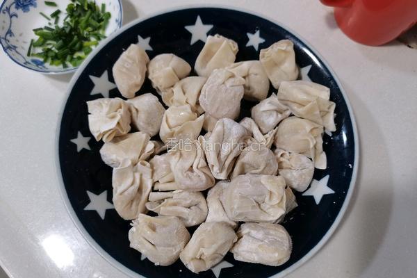 鲜肉虾仁小馄饨的做法图解1