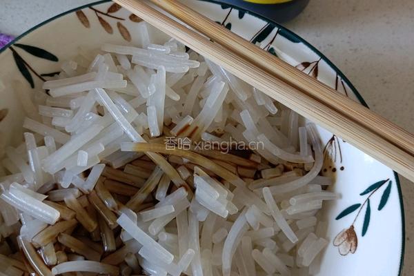 萝卜粉素馅包子的做法图解1