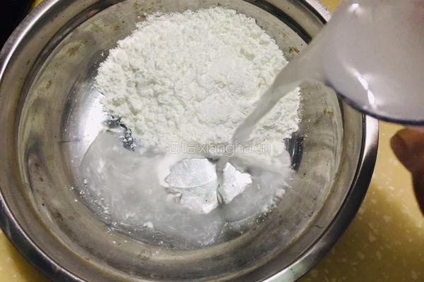 鸡蛋瘦肉肠粉的做法图解2