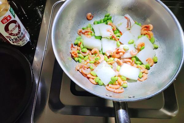 冬瓜毛豆子虾尾汤的做法图解4
