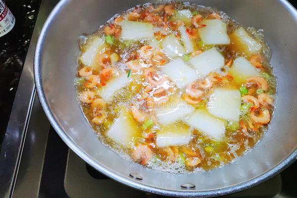 冬瓜毛豆子虾尾汤的做法图解7