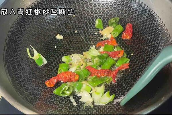 酸辣猪蹄的做法图解2