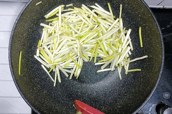 蒜黄炒鸡蛋的做法图解11