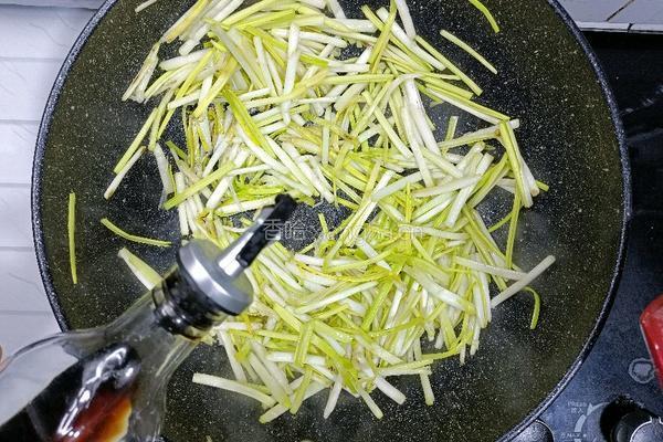 蒜黄炒鸡蛋的做法图解14