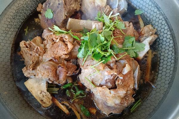 家常炖大骨头的做法图解10
