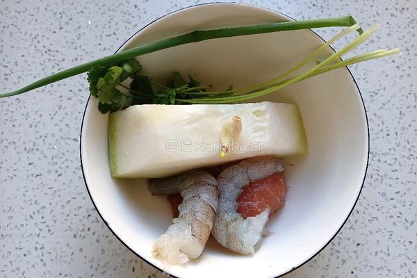 虾仁瘦肉冬瓜汤的做法图解2