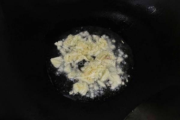 好吃到舔盘的蒜香爆虾的做法图解2