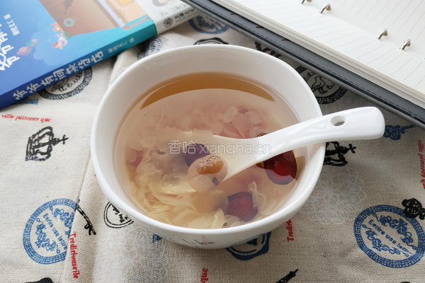 红枣银耳桃胶桂圆羹的做法图解8