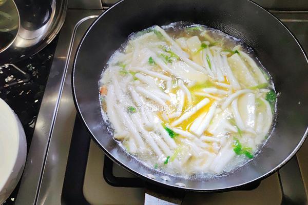 开洋豆腐海鲜菇汤的做法图解8