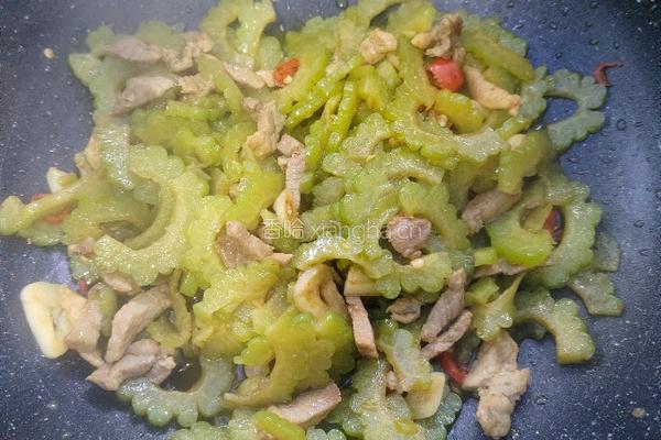 苦瓜炒肉的做法图解5