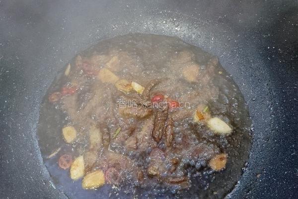 芹菜炒牛肉的做法图解3